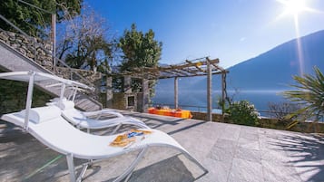 Vila Keluarga, beberapa kamar, tepi danau (Villa Lugano Lakefront) | Kolam renang