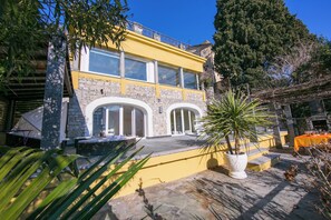 Villa familiale, plusieurs chambres, au bord du lac (Villa Lugano Lakefront) | Terrasse/patio