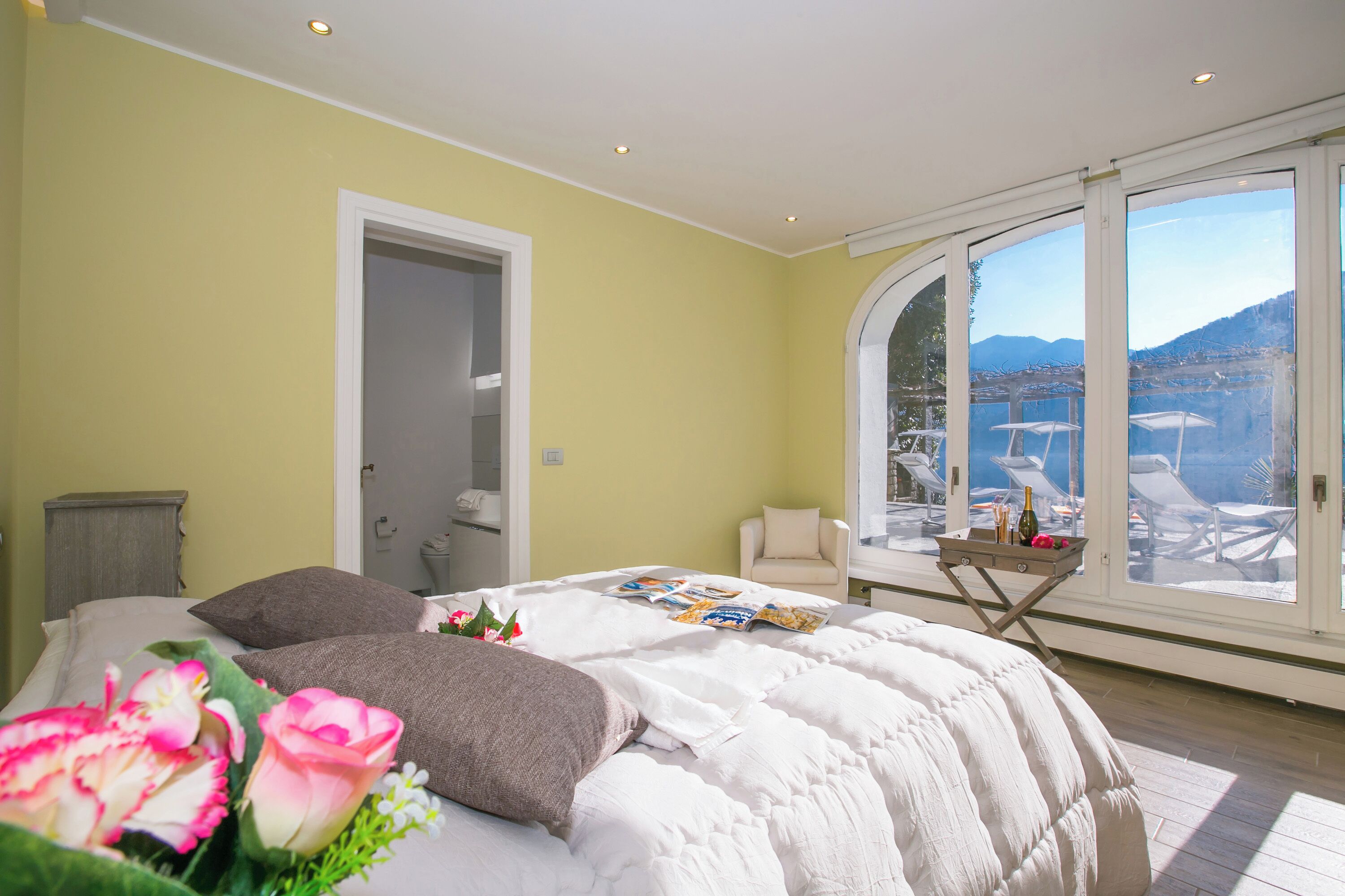 4 bedrooms, individually decorated, individually furnished