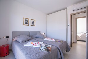 Nhà liên kế dành cho gia đình, 3 phòng ngủ, 2 phòng tắm, cạnh núi (Villetta Arisia) | 3 phòng ngủ, trang trí khác biệt 