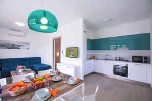 Micro-ondes, four, plaque de cuisson, lave-vaisselle