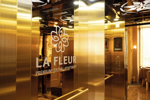 La Fleur Premium Central Apartment