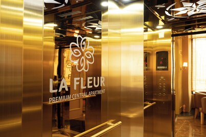 La Fleur Premium Central Apartment
