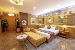 Deluxe Family Room - La Fleur Premium Central Apartment (Da Lat)