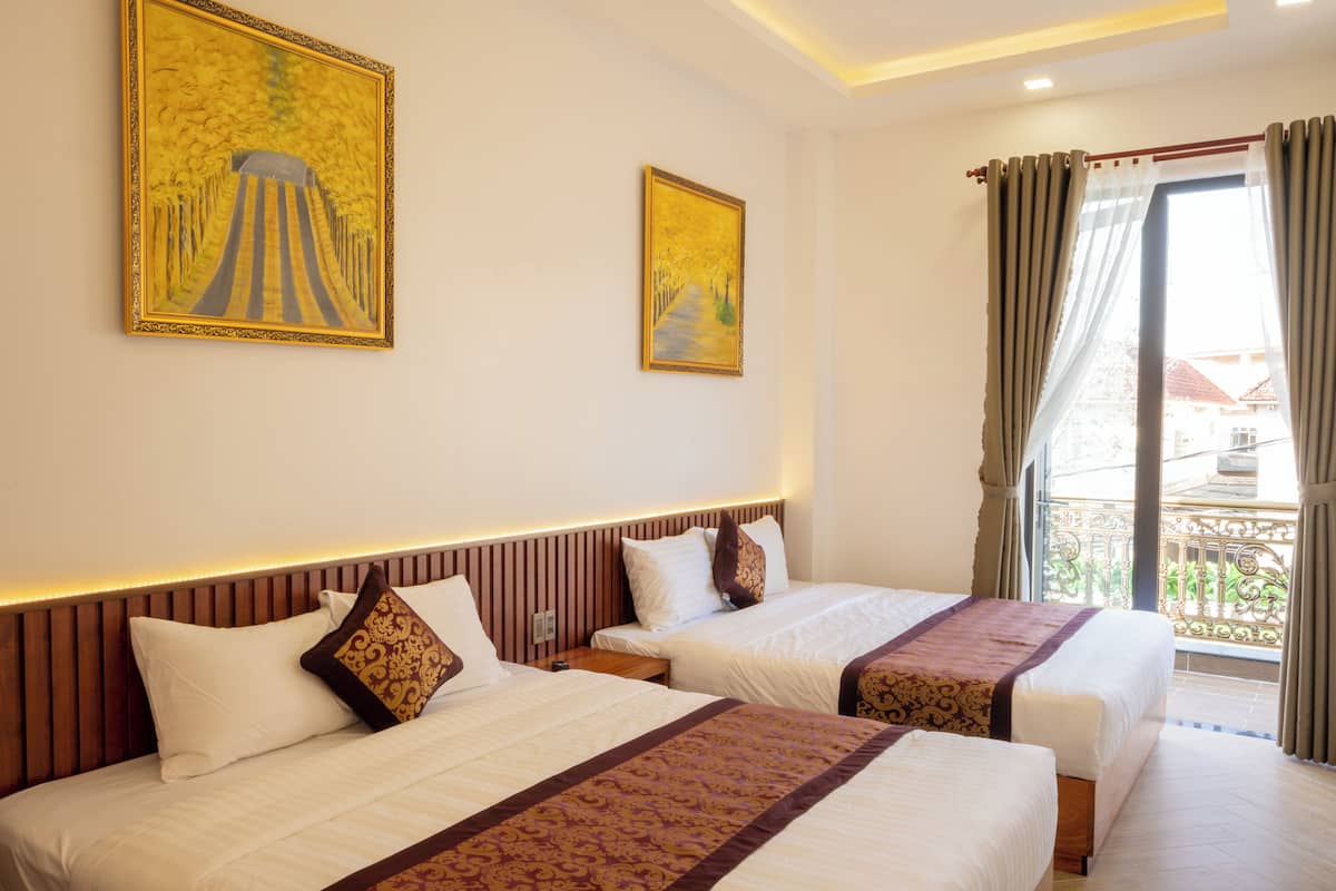 Superior City View | Premium bedding, down duvets, memory-foam beds, minibar