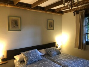 2 Schlafzimmer, Reisekinderbett, WLAN, Bettwäsche