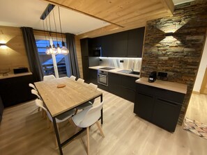 Kühlschrank, Mikrowelle, Geschirrspüler