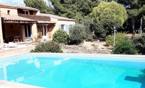 Pool - Private bedroom, swimming pool, pool-house, summer kitchen in beautiful, quiet property (La Ciotat)