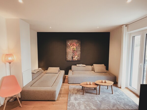 تلفزيون ذكي، برامج وأفلام نتفليكس، خدمات بث، مكتبة فيديو