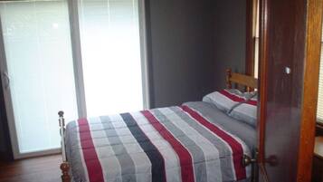 2 habitaciones, escritorio, wifi gratis y ropa de cama