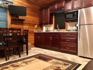 Fridge, microwave, coffee/tea maker, toaster - Hawk's Nest Mountaintop House retreat with trails to waterfall (Bastian)