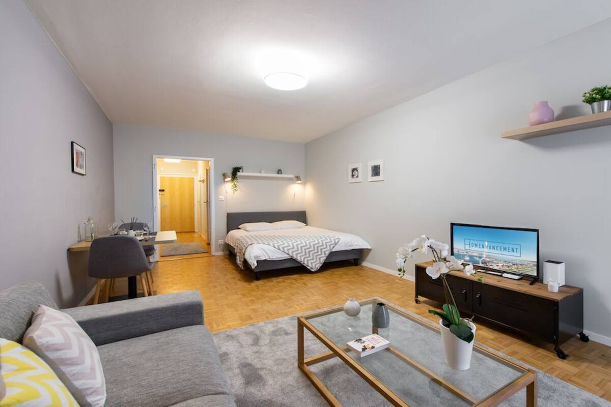 Studio - 12 - 783000 | Iron/ironing board, bed sheets