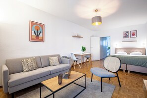 Monolocale City, 1 letto matrimoniale | Ferro/asse da stiro, lenzuola