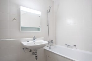 Bathroom - Richemont by Homenhancement (Geneva)