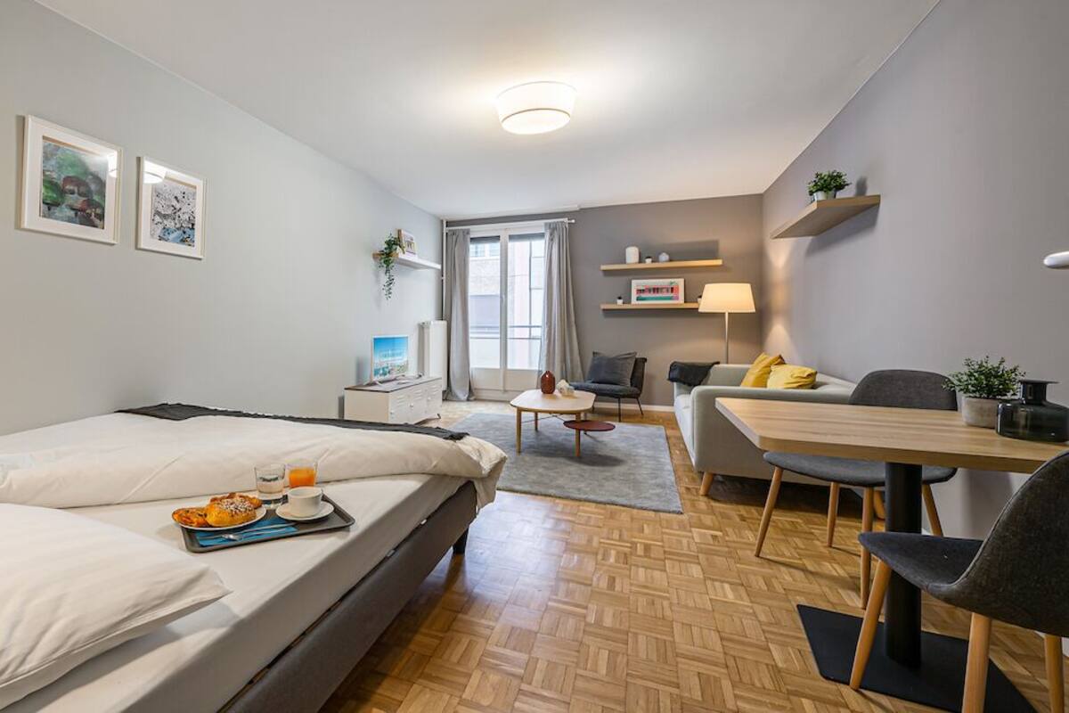 Studio - 14 - 983000 | Iron/ironing board, bed sheets