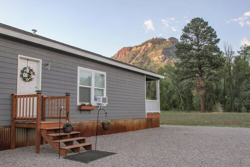 A wonderful 2 bedroom/2 bath rental (1,000 sq