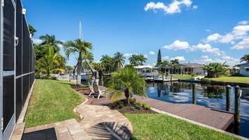 House (Villa Sorrento) | Property grounds