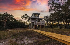 Exterior - 20% OFF Summer! Quiet, Bayfront Seclusion w/ Pond, Dogs Welcome! (Eastpoint)