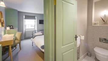 Quarto casal | Individualmente decorados, individualmente mobiliados, escrivaninha