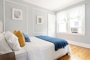 2 bedrooms, desk, iron/ironing board, free WiFi - Best of South Orange, Newark & NYC in Minutes (Newark)