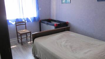 3 Schlafzimmer, BĂŒgeleisen/BĂŒgelbrett, Reisekinderbett, WLAN