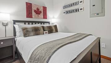 Een strijkplank/strijkijzer, gratis wifi, beddengoed