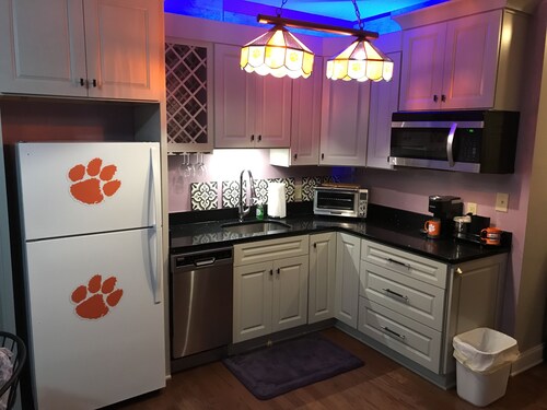 The Best Place in Clemson to Stay on Game Day!!! Book Now!