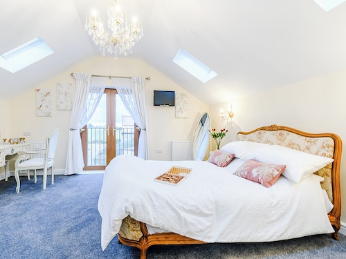 1 bedroom accommodation in Great Hatfield, near Hornsea