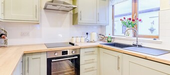 1 bedroom accommodation in Great Hatfield, near Hornsea