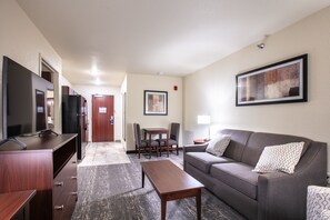 Premium bedding, pillow-top beds, in-room safe, desk - Cobblestone Inn & Suites - Pine Bluffs (Pine Bluffs)