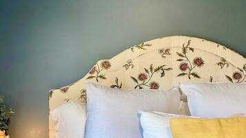 4 bedrooms, free WiFi, bed sheets