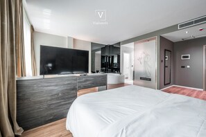 Royal-huone | Italialaiset Frette-lakanat, ylelliset vuodevaatteet, untuvapeitot