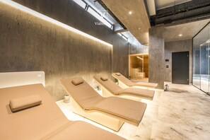 Salas de tratamientos para parejas, sauna, bañera de hidromasaje 