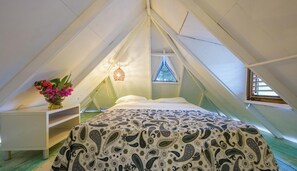 2 chambres, coffres-forts dans les chambres, Wi-Fi, draps fournis