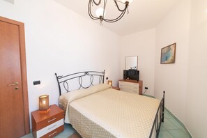 3 chambres, fer et planche à repasser, Wi-Fi, literie fournie