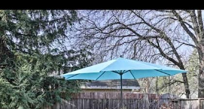 * New! Well Appointed 2 Queen Beds Cottage + Yard