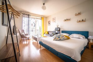 1 chambre, fer et planche Ă repasser, Wi-Fi gratuit, draps fournis