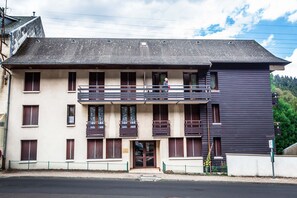 Exterior - ★ Studio Esprit Chalet ★ Contemporain ★ Parking ★ Proche Thermes (Mont-Dore)