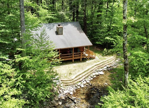 Peaceful Creekside Retreat at the foot of Mt. Mitchell! 