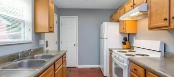 3 Bedroom Home | 15 minutes to Downtown