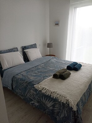 1 chambre, fer et planche à repasser, accessible en fauteuil roulant