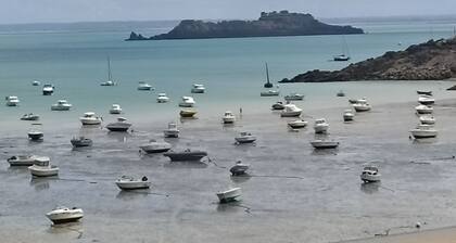 New T2 with south-facing garden 5 minutes from the beach <br>Mont Saint Michel <br>