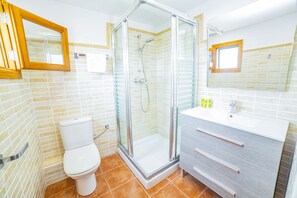 Bathtub, hair dryer, towels - Villa Ca na Quarta (Alcúdia)
