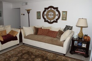 TV - Cozy Condo (Boynton Beach)