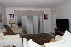 TV - Cozy Condo (Boynton Beach)