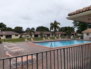 Outdoor pool - Cozy Condo (Boynton Beach)