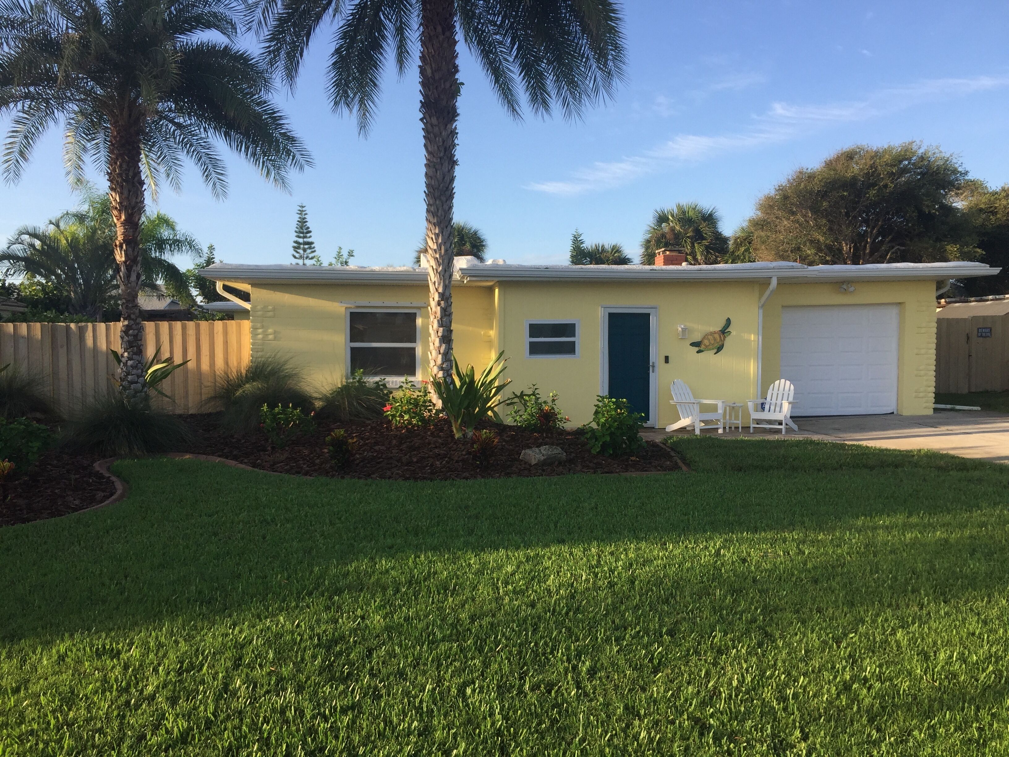 Great Cocoa Beach house -Steps from the Beach!
