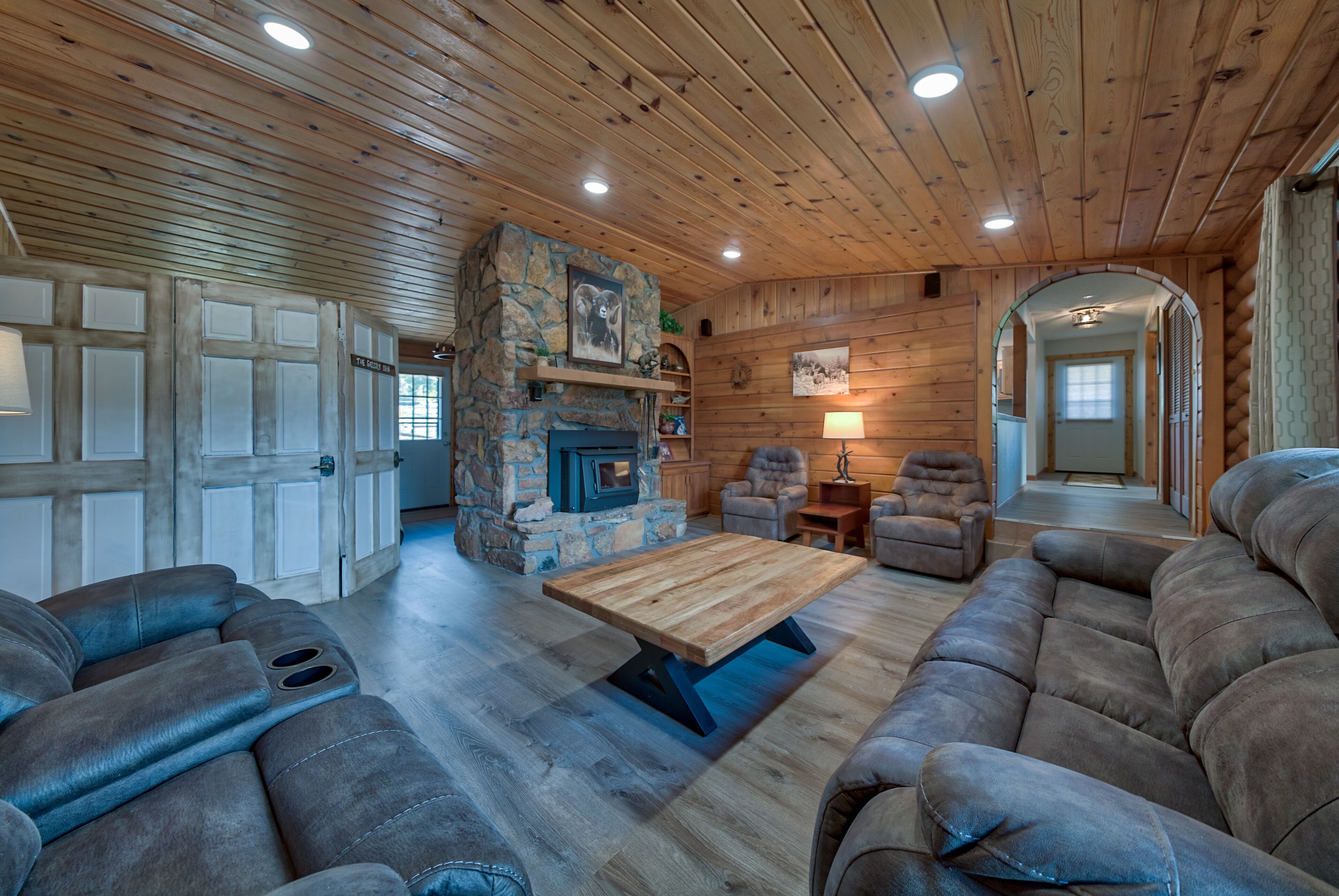 Back Living Room with partitioned off “Grizzly Den” bedroom (queen)