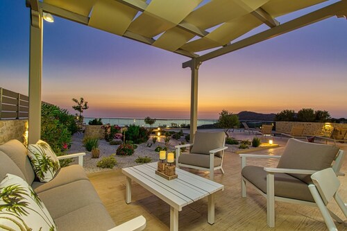 Private pool★Seaview★Walk to restaurant, market & Falasarna beach