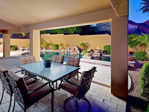 Outdoor dining - Prime Location, Heated Saltwater Pool, Access to Tennis Courts, BBQ, and More! (Scottsdale)
